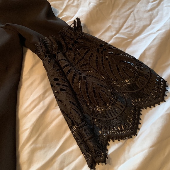 Size 16 Tahari Arthur S.Levine Little Black Dress with Sleeve Detail - Picture 2 of 2